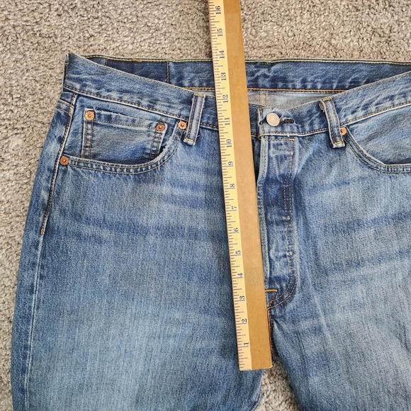 Levis 501 Jeans Mens 34x30 Blue Denim Button Fly Straight Relaxed Fit Casual - Picture 11 of 14